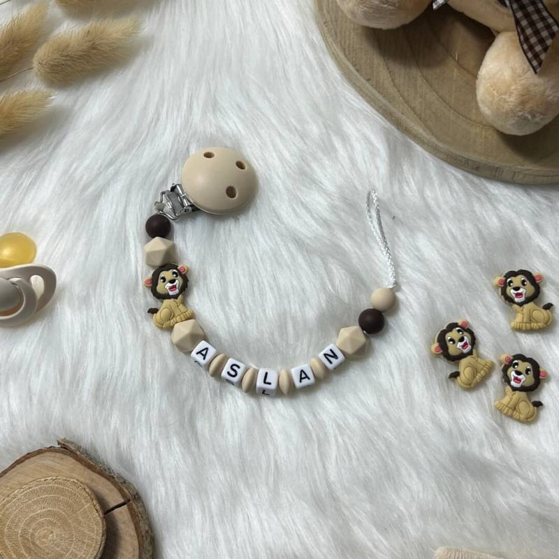 Schnullerkette Mit Namen | Schnullerkette, Design Löwe Personalisiert Unikat Handgefertigt Geschenk von Etsy - BabyKettchen