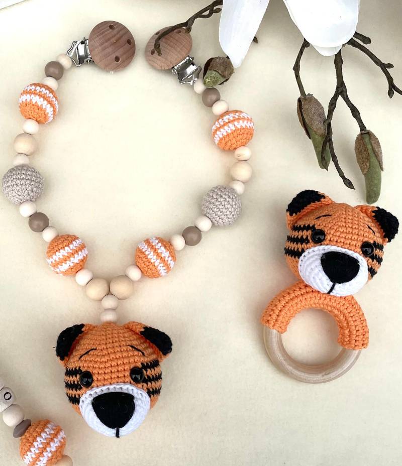 Tiger/Set Babyrassel Kinderwagenkette Geschenk Gehäkelt Handgemacht von Etsy - BabyKnittingForYou