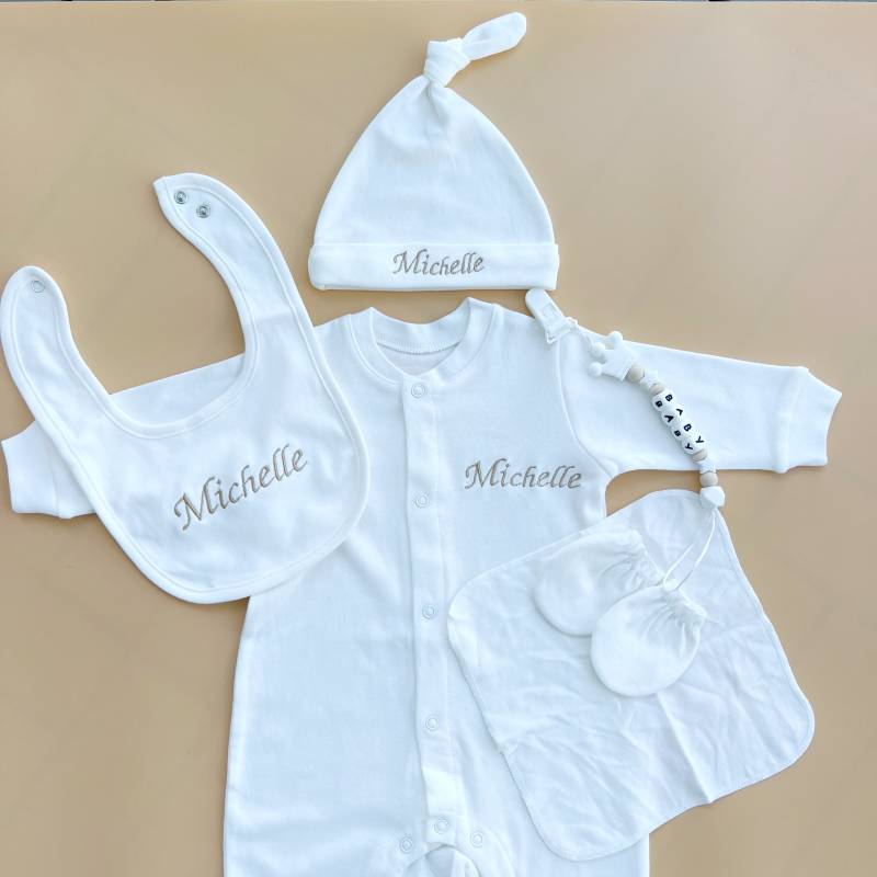 Personalisierte Baby Kleidung Set | Geschenk Mit Namen Shower Neugeborenen Geschenke Willkommen Neues Outfit von Etsy - BabyMiWorld