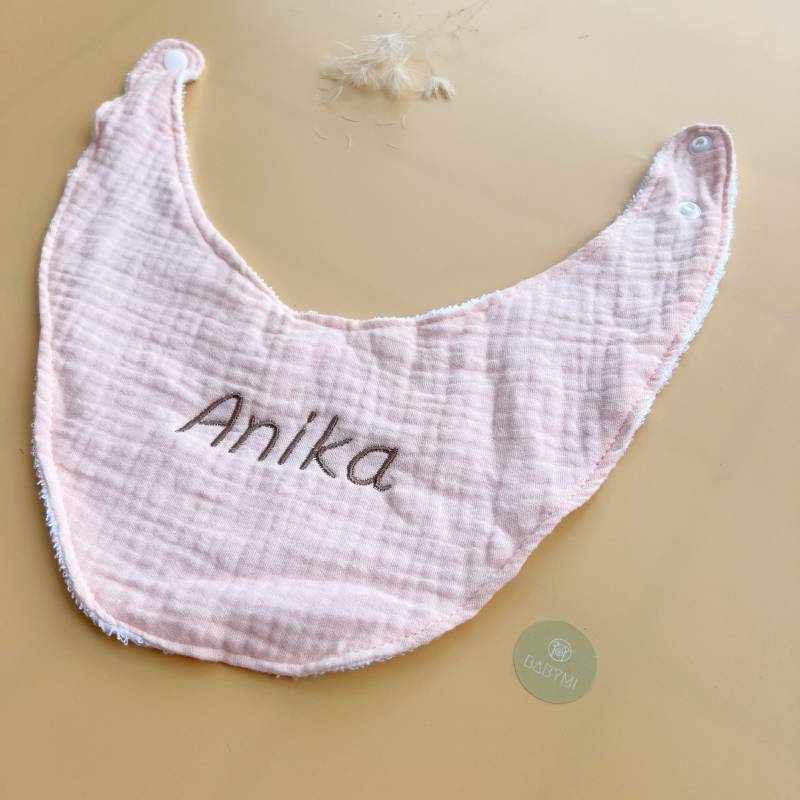 Personalisierte Baby Lätzchen | Besticktes Lätzchen Junge Mädchen Geschenk Mit Namen Personalisiertes Geschenk Monogrammierte Neugeborenen Willkommen von Etsy - BabyMiWorld