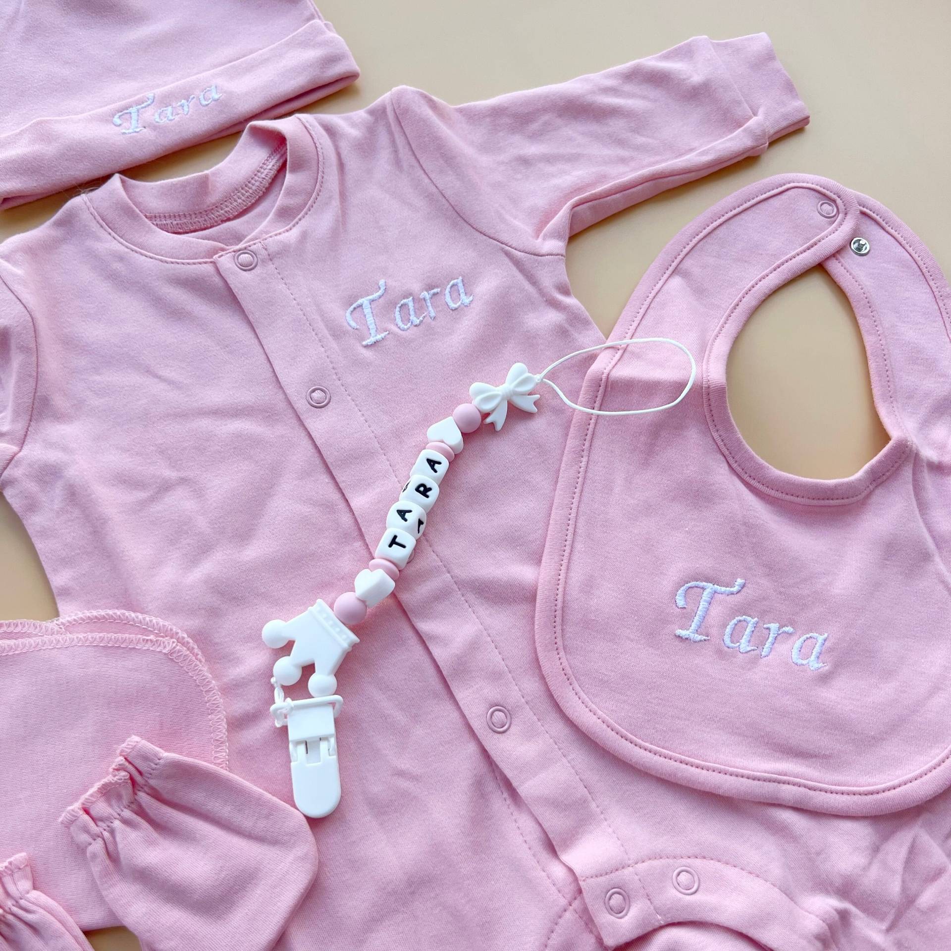 Personalisiertes Geschenkset Für Neugeborene | Baby Geschenk Mit Namen Coming Home Outfit Benutzerdefinierte Kleidung Set Jungen Mädchen von Etsy - BabyMiWorld