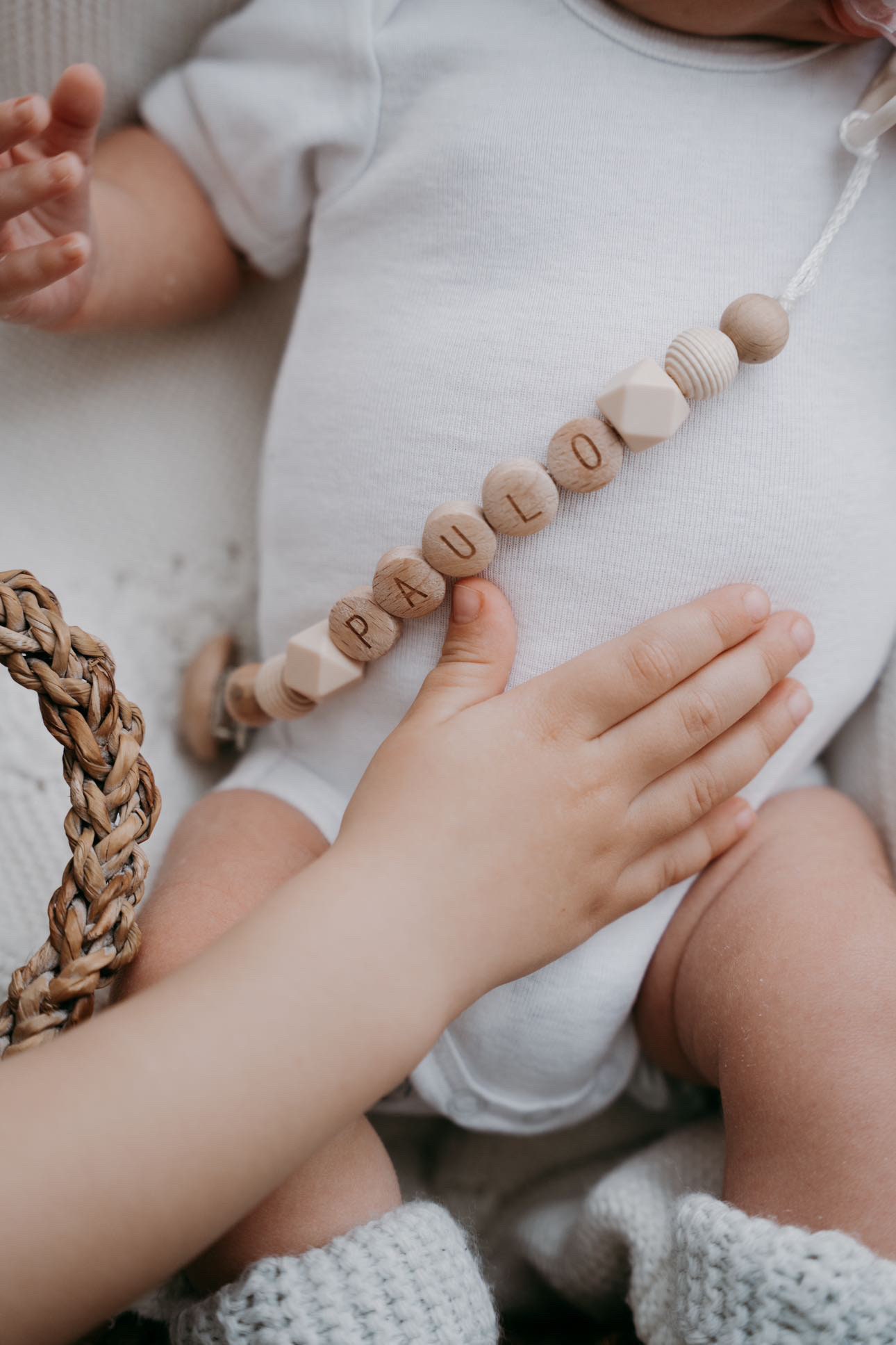 Schnullerkette Mit Namen/Personalisiertes Babygeschenk Schnullerband Holzperlen von Etsy - BabyausstattungBoho