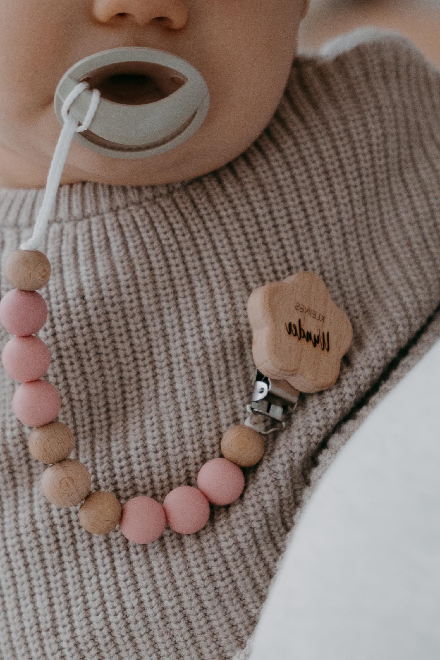 Schnullerkette Mit Namen/Wunder Silikon Und Holzperlen Geschenk Zur Geburt/ Schnullerband Personalisiert Babyparty Gravur Schnullerkette Mit Namen/Wunder Silikon Und Holzperlen Geschenk Zur Geburt/ Schnullerband Personalisiert Babyparty Gravur von Etsy - BabyausstattungBoho