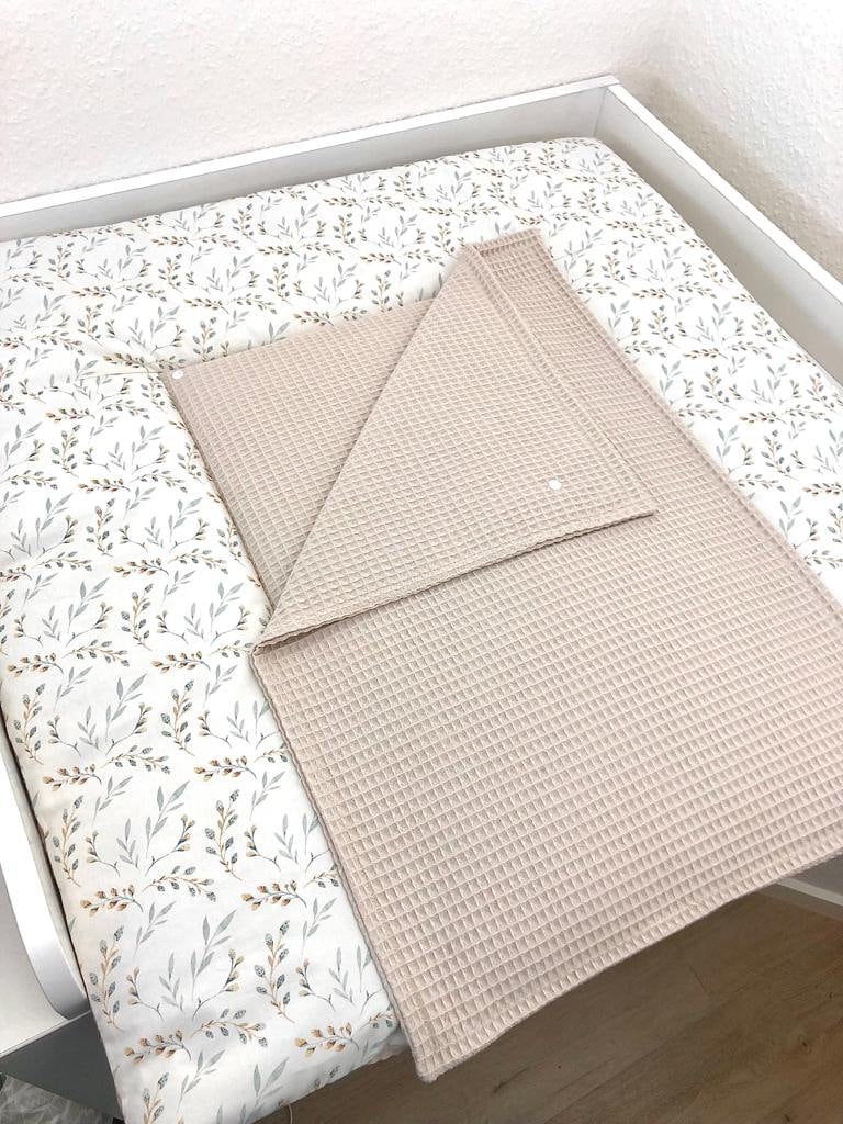 Schöne Wickelauflage Mit Weidenkätzchen Und Waffelstoff Beige Incl. Ersatzauflage Produktnummer Wa 0713 von Etsy - BabyglueckDesign