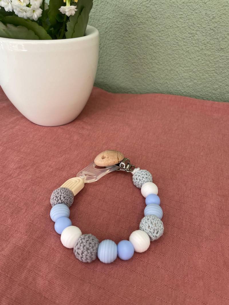 Hochwertige Handgemachte Schnullerkette Mit Clip Und Silikonring von Etsy - BabyperlenDesigns