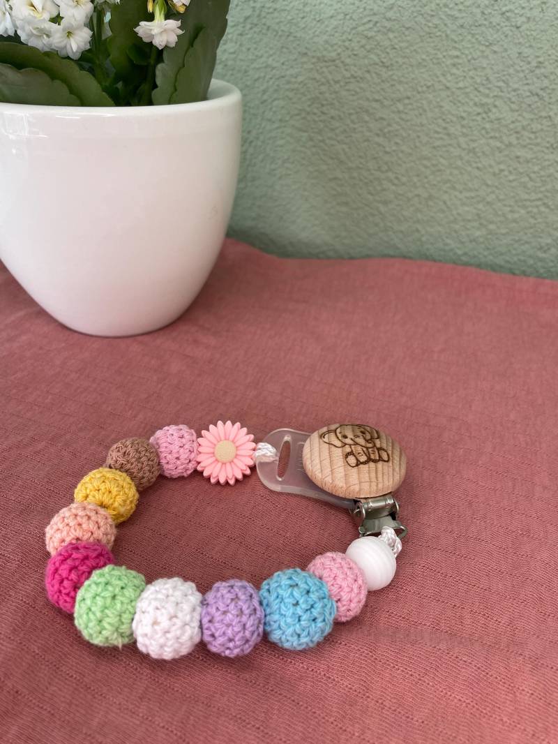 Hochwertige Handgemachte Schnullerkette Mit Clip Und Silikonring von Etsy - BabyperlenDesigns