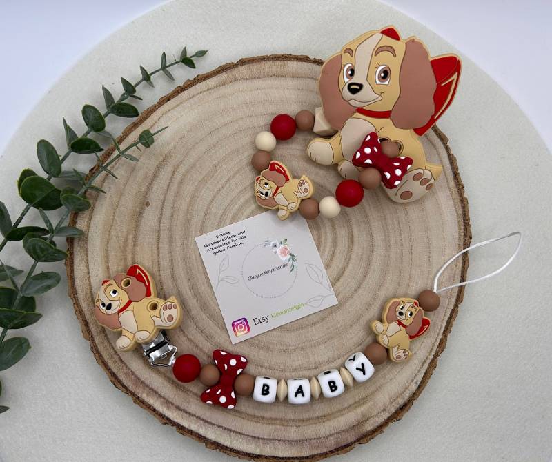 Schnullerketten Set, Hund, Hunde Dame, Susi, Hund Mit Schleife, Personalisierte Schnullerkette, Greifring, Susi Und Strolchi von Etsy - Babyperlenparadies