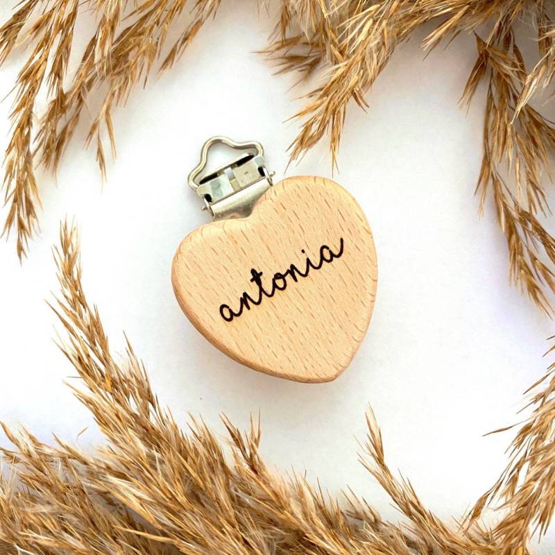 Schnullerketten-Clip Mit Gravur | Herz | Schriftzug Holz von Etsy - BahaeDesigns