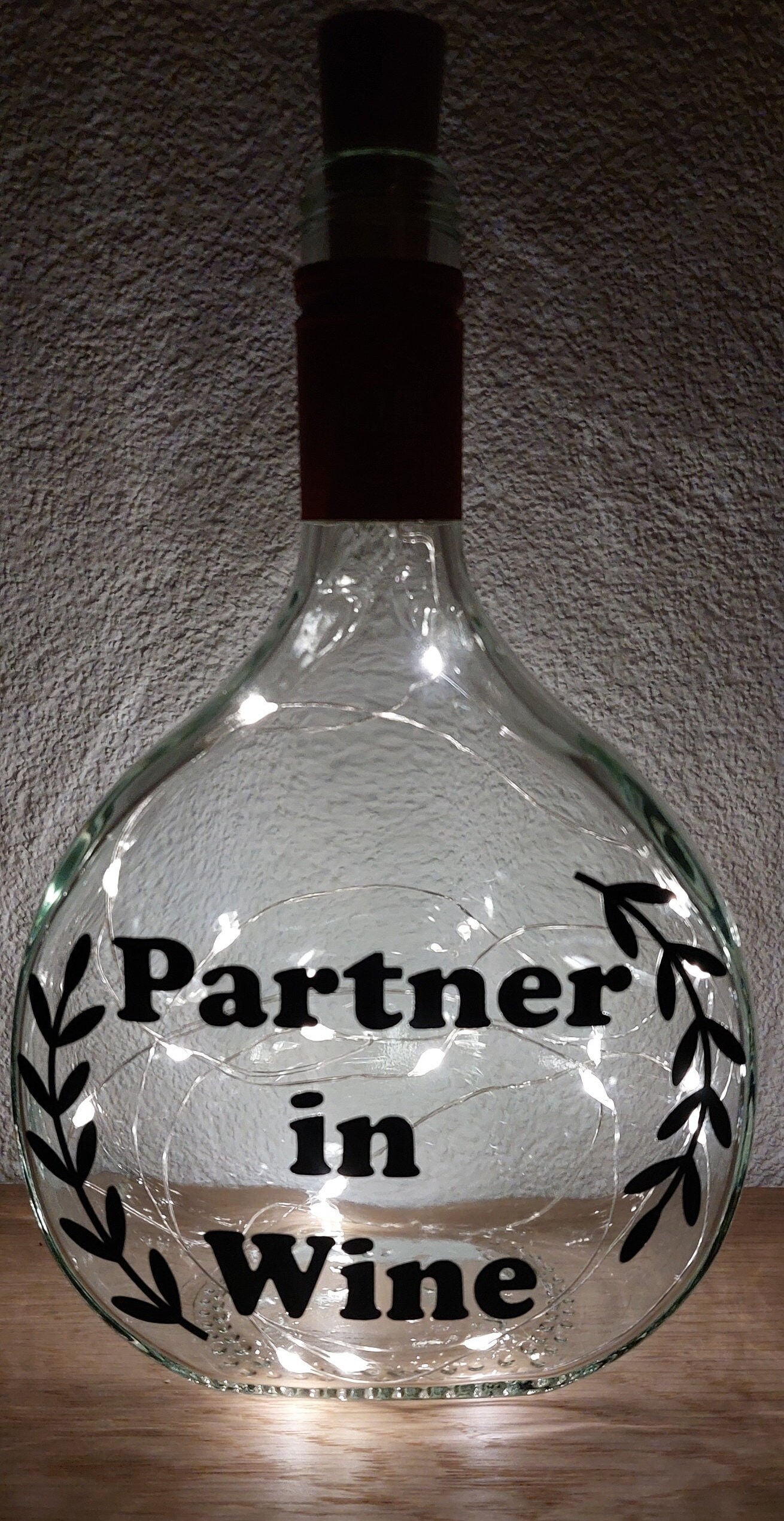 Lichtflasche/Leuchtflasche Weinflasche Spruch Partner in Wine Flasche Mit Beleuchtung/ Bochsbeutel von Etsy - Bavariangifts23