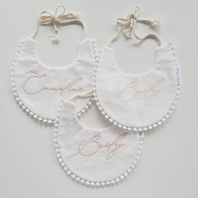 Benutzerdefinierte Name Besticktes Wendelätzchen - Hübsches Lätzchen, Baby-Mädchen & Jungen-Lätzchen, Sabber-Lätzchen, 100 % Baumwolle von Etsy - BebeTheory