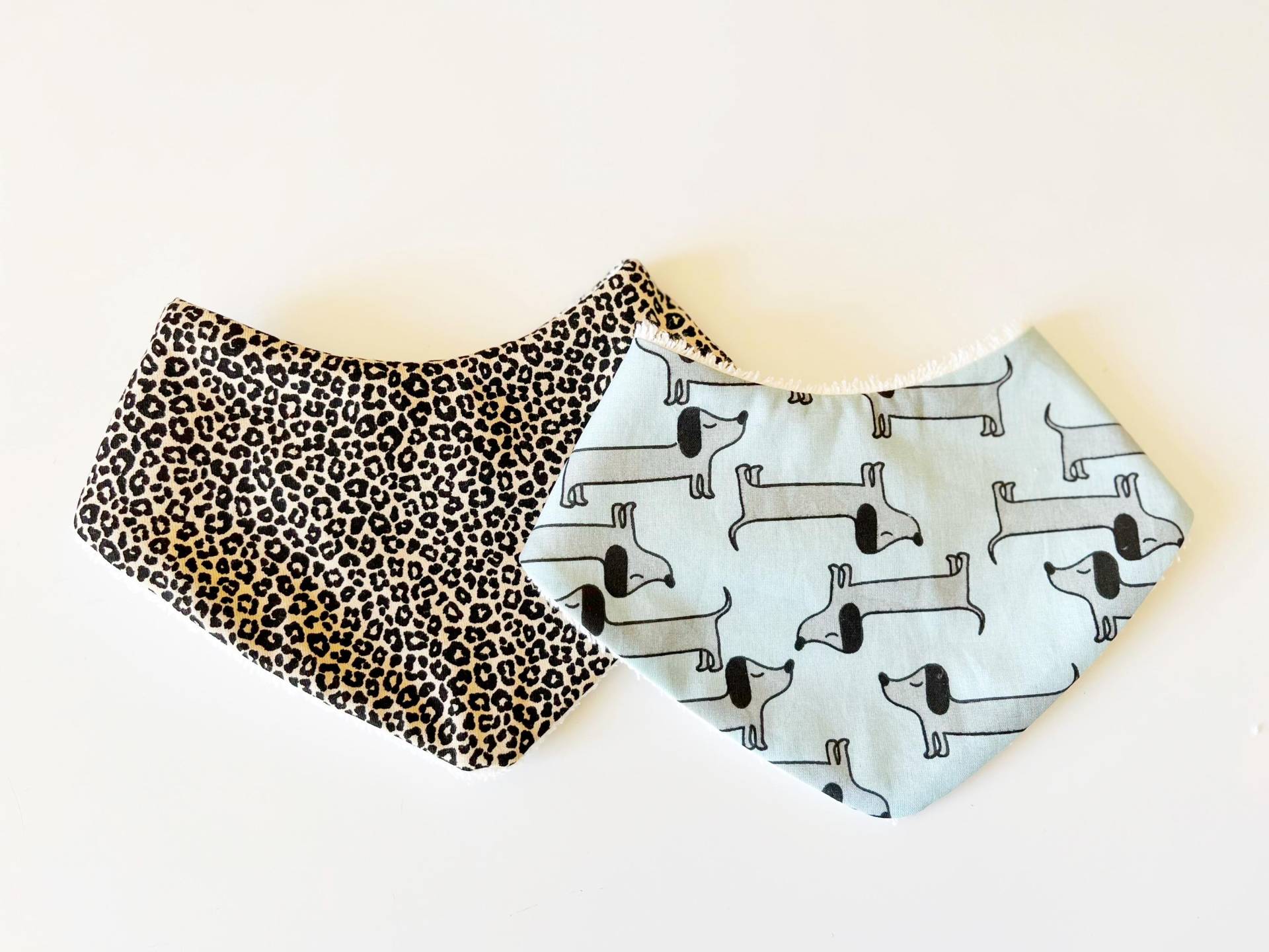 Babytuch, Lätzchen, Spucktuch, Dreieckstuch, Dackel, Leomuster Babytuch, Lätzchen, Spucktuch, Dreieckstuch, Dackel, Leomuster von Etsy - BeckiBoom