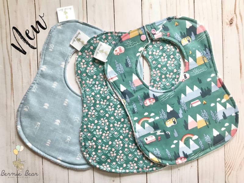 Berg Camping Baby Lätzchen | Retro Camper Sabbern Blumen Boho Mädchen-Babylätzchen von Etsy - BernieBearBoutique