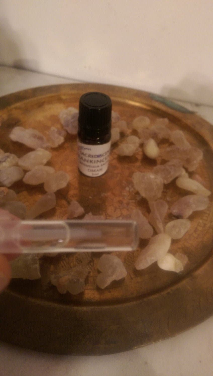 Frankincense-Sacra-Öl Frankincense-Sacra-Öl von Etsy - Berryzflow