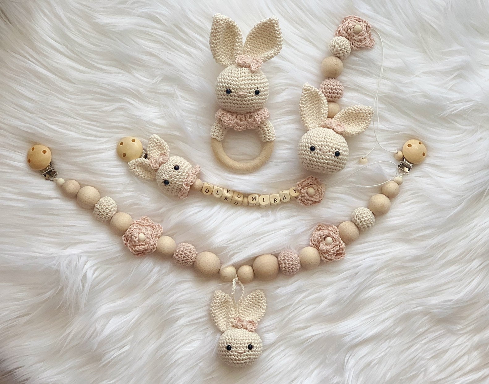 Baby Geschenk Häkel Set Amigurumi Schnullerhalter Schnullerclip Schnullerkette Kinderwagenkette Hase von Etsy - BestLovelythings