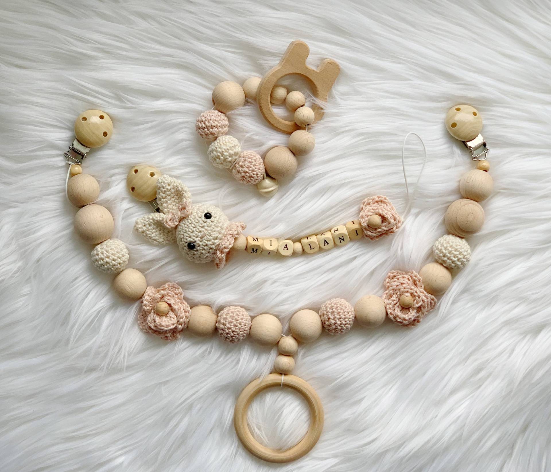 Baby Geschenk Häkel Set Amigurumi Schnullerhalter Schnullerclip Schnullerkette Kinderwagenkette Hase Baby Geschenk Häkel Set Amigurumi Schnullerhalter Schnullerclip Schnullerkette Kinderwagenkette Hase von Etsy - BestLovelythings