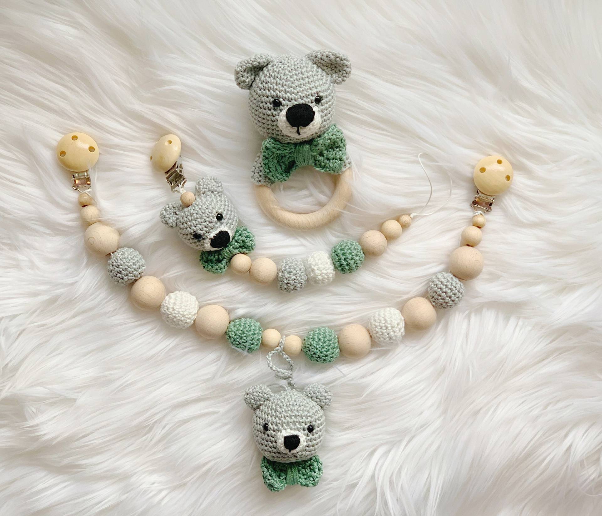 Baby Geschenk Häkel Set Amigurumi Schnullerhalter Schnullerclip Schnullerkette Rassel Greifling Kinderwagenkette Bär Baby Geschenk Häkel Set Amigurumi Schnullerhalter Schnullerclip Schnullerkette Rassel Greifling Kinderwagenkette Bär von Etsy - BestLovelythings