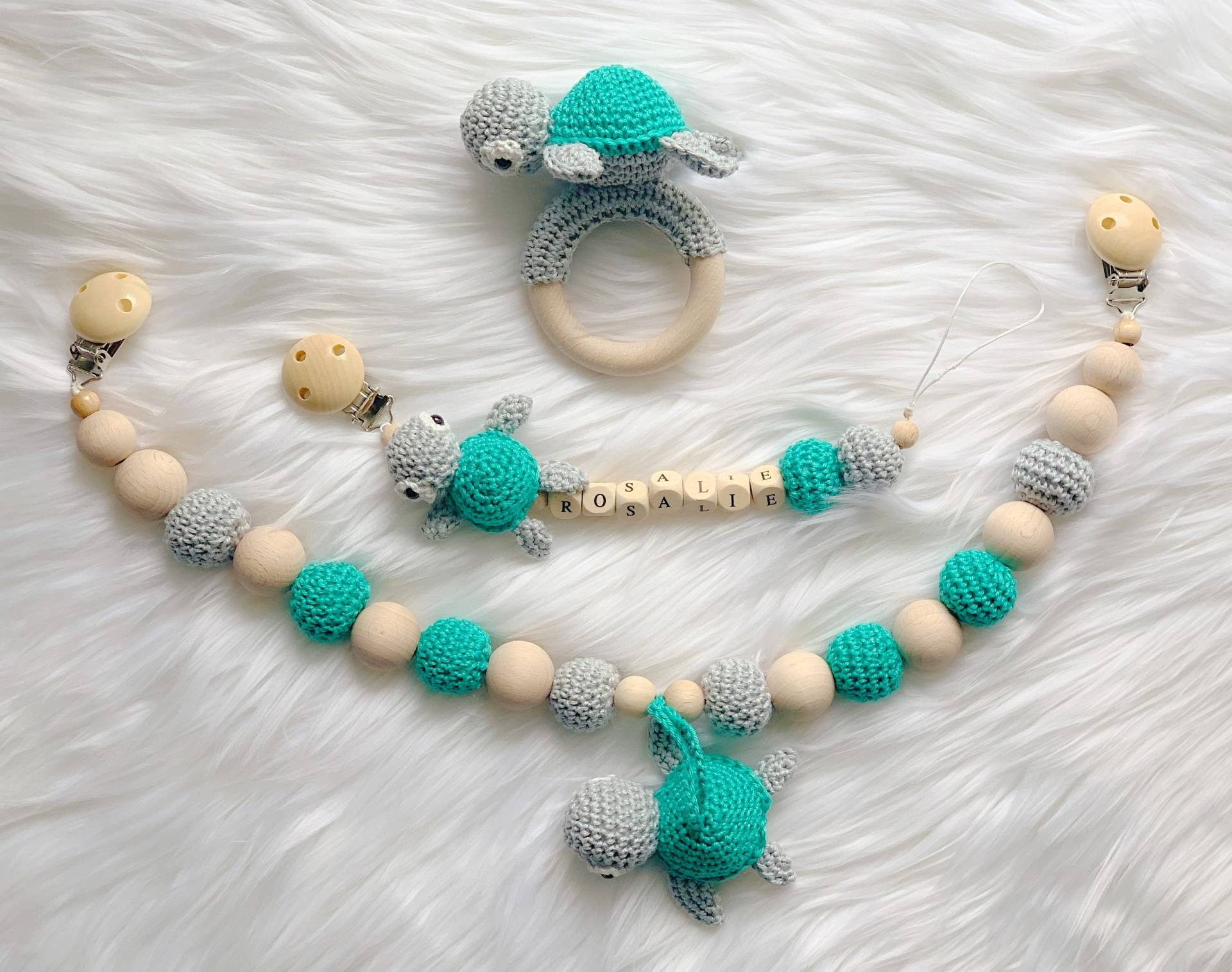 Baby Geschenk Häkel Set Amigurumi Schnullerhalter Schnullerclip Schnullerkette Rassel Greifling Kinderwagenkette Schildkröte von Etsy - BestLovelythings