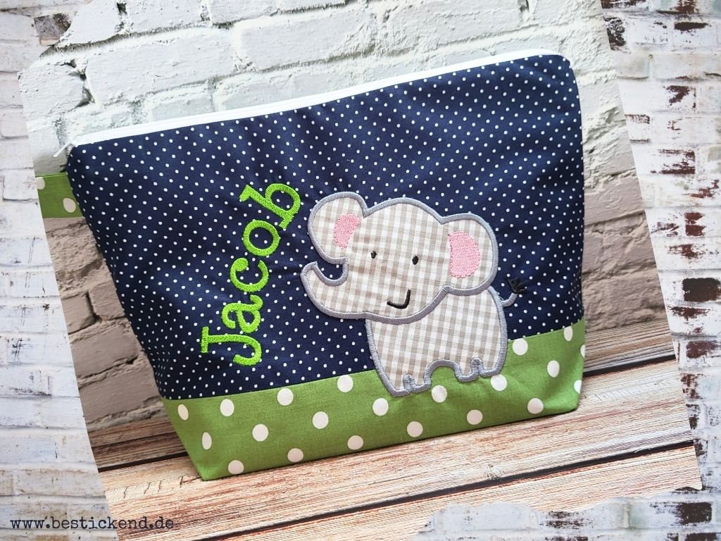 Bestickte Tasche Elefant + Name //Marine - Grün// Wickeltasche Kulturbeutel Windeltasche Kulturtasche Waschtasche 20 Schriftarten von Etsy - Bestickend