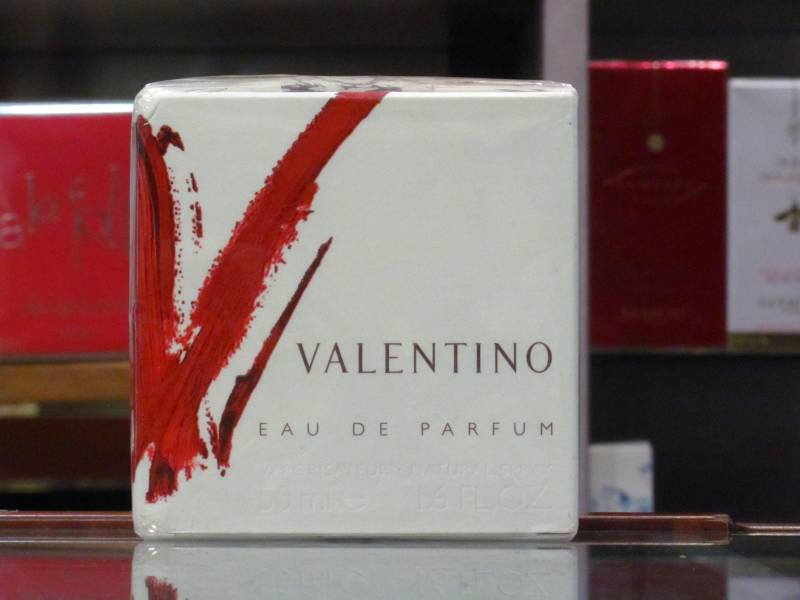 V - Valentino Eau De Parfum 50 Ml Edp Woman Spray Vintage Sehr Selten von Etsy - BettiVintagePerfumes