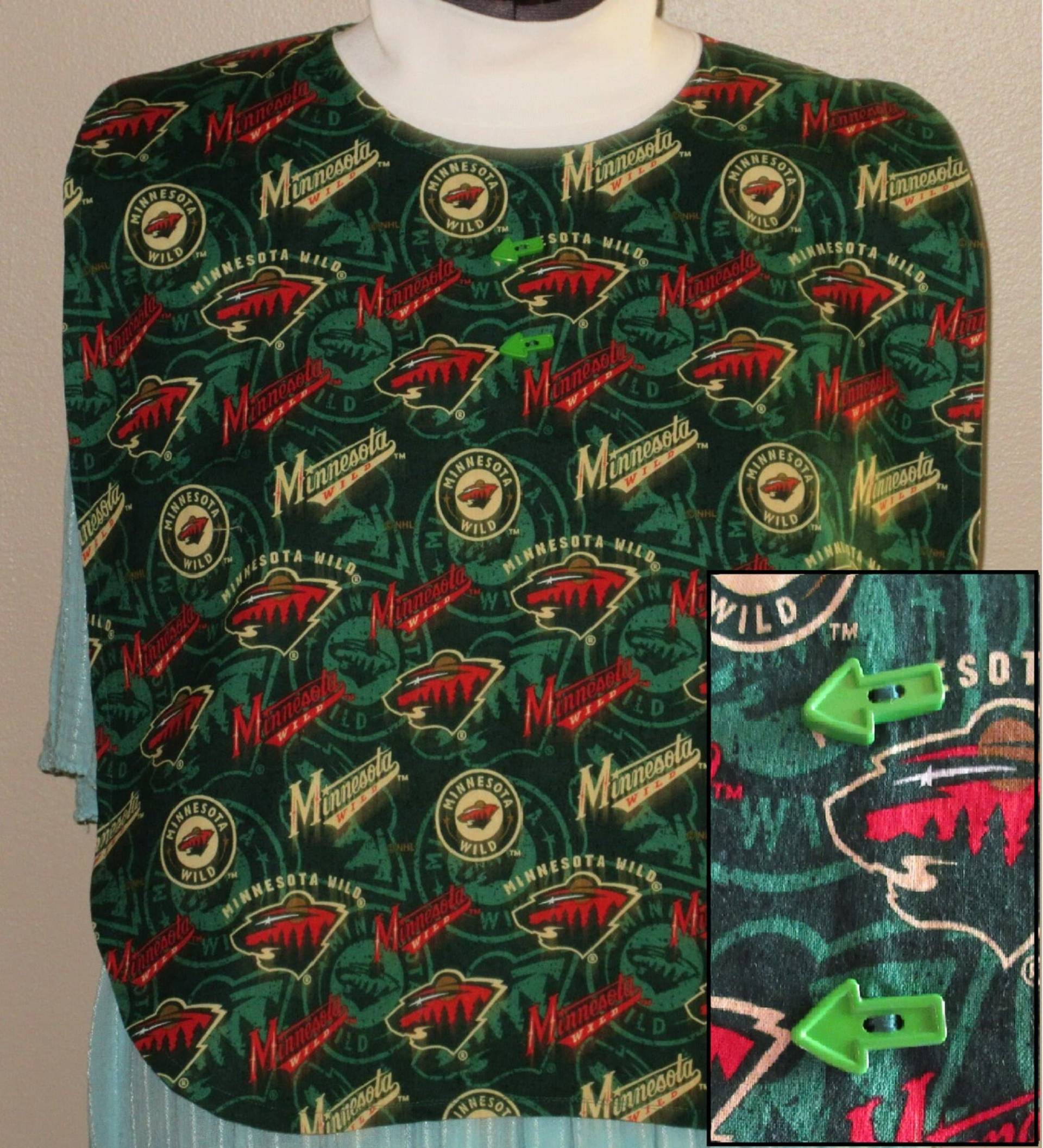 Lätzchen - Minnesota Wild von Etsy - BibsnPockets2