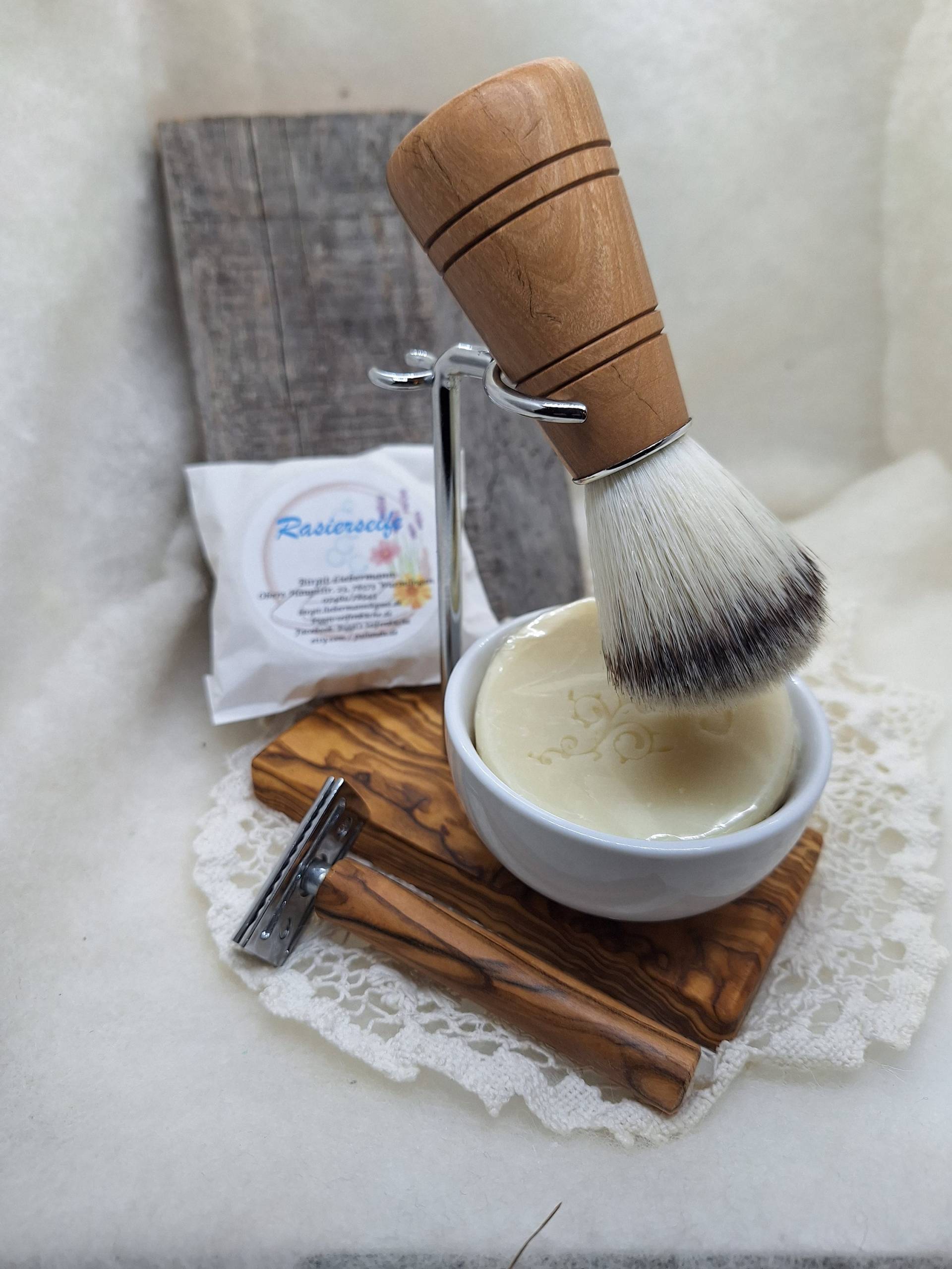 Rasier-Set Aus Olivenholz Mit Runder Schale, Rasier-Hobel, Veganer Rasier-Pinsel Und Seife -Schönes Geschenkset Rasier-Set Aus Olivenholz Mit Runder Schale, Rasier-Hobel, Veganer Rasier-Pinsel Und Seife -Schönes Geschenkset von Etsy - BiggisSeifenkueche