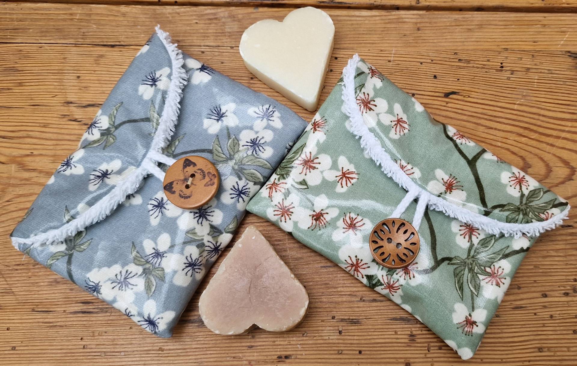 Seifentaschen Aus Wachstuch Und Weichem Frottee Mit Kirschblüten-Design von Etsy - BinaGreenHandmade