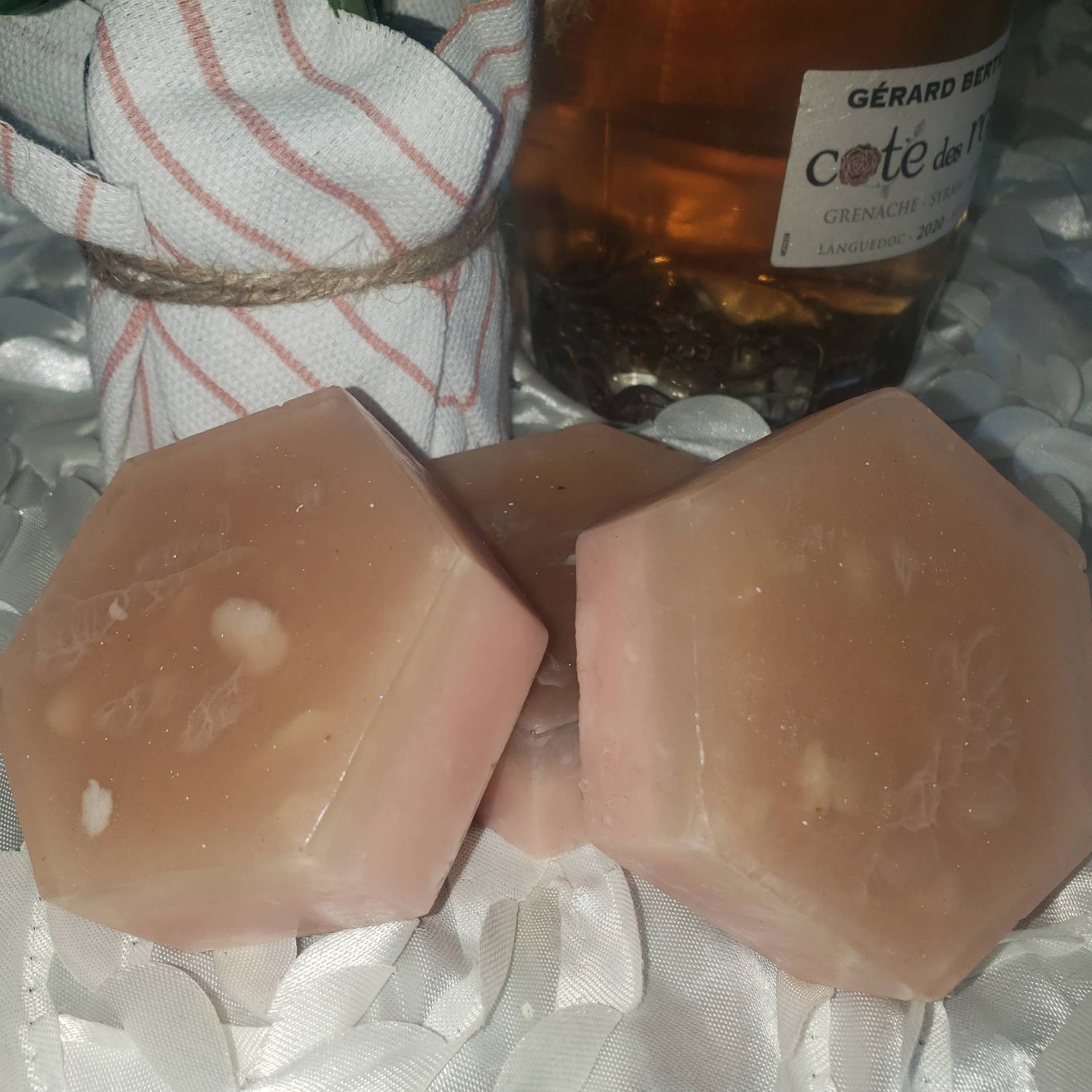 Rosé Wein Hergestellt Aus Apfelwein Und Ziegenmilch Glycerin Melt & Pour Soap von Etsy - BlackRoseSoapFL