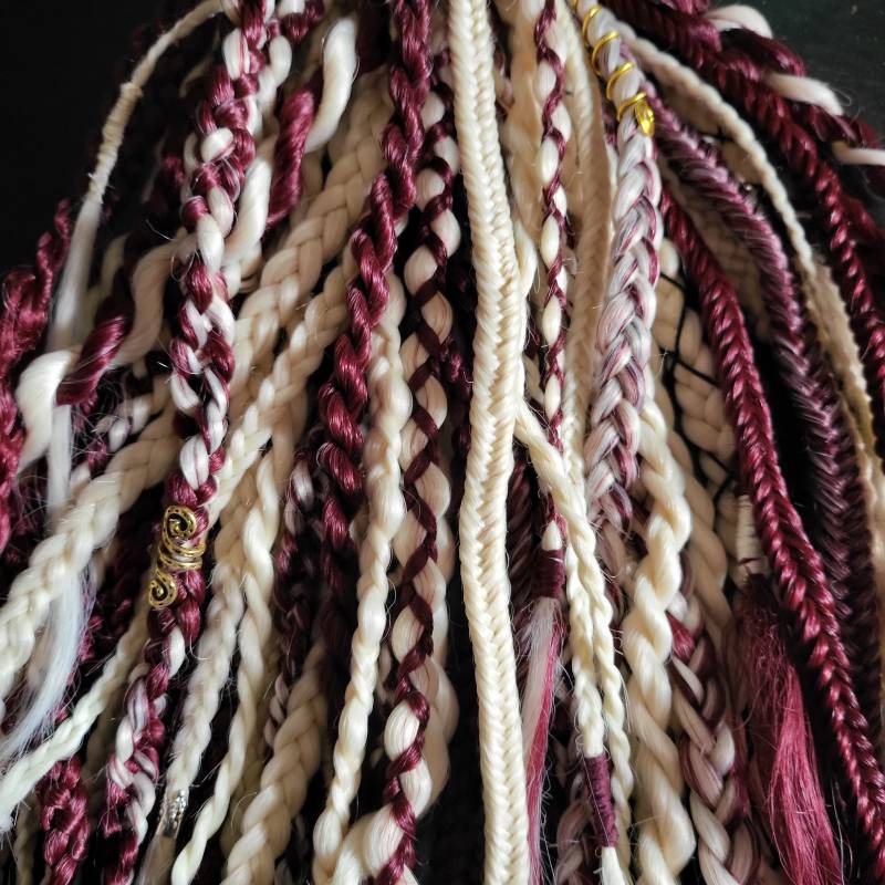 Burgund & Hellblonde Mischung Aus Geflochtenen/Geflochtenen Dreads von Etsy - BlissfulKindred