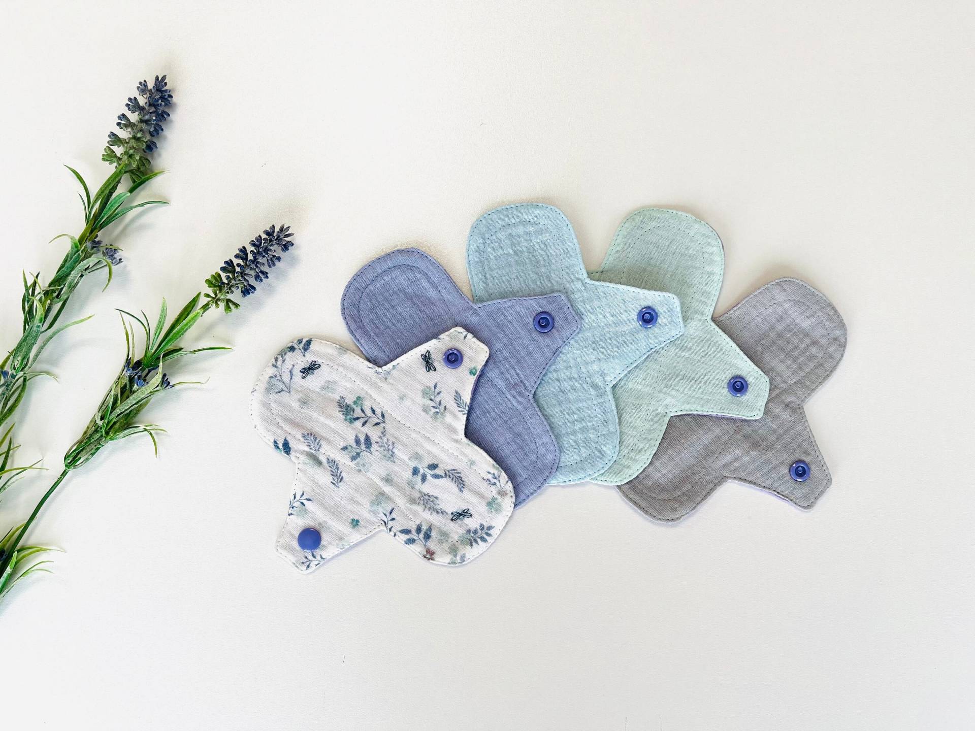 5Er Pack Everyday Organic Stoffpads, Wiederverwendbare Slipeinlagen 15, 2 cm, Atmungsaktive Musselinbinden, Extra Dünn, Zero Waste Pads von Etsy - BloomPads