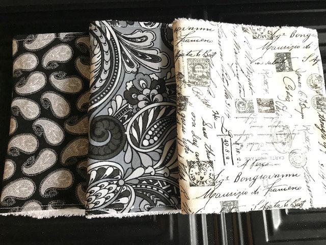 Baby Shower Schwarz Weiß Spucktuch Set, Geschenk, Babyparty Neugeborenen Lätzchen Und Baby Shower Schwarz Weiß Spucktuch Set, Geschenk, Babyparty Neugeborenen Lätzchen Und von Etsy - BlueSnowmanQuilts