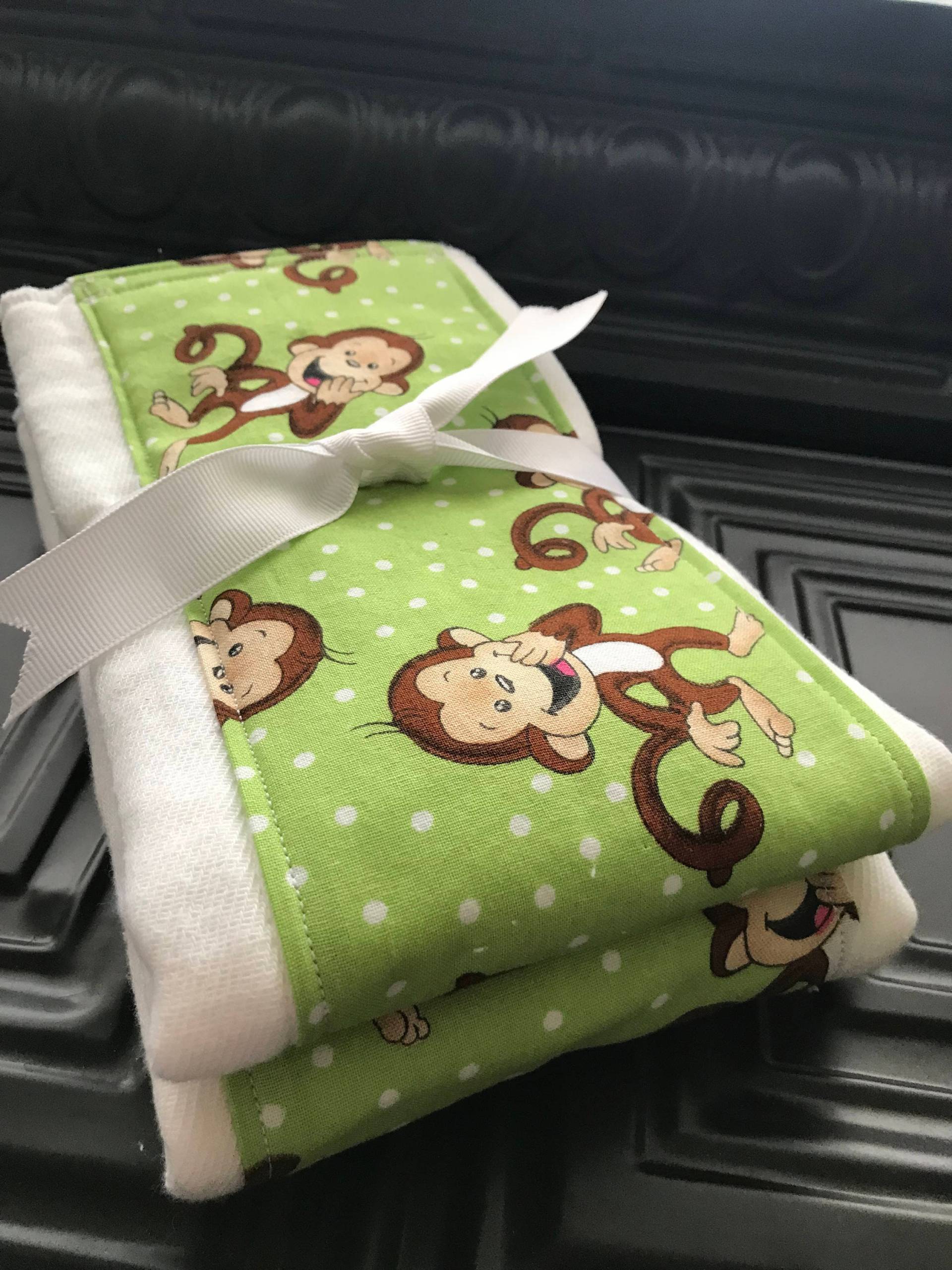 Babyparty Geschenk Set - Baby Kinderzimmer, Geschenk, Lätzchen Und Spucken, Jungen Mädchen Für Neue Mama Babyparty Geschenk Set - Baby Kinderzimmer, Geschenk, Lätzchen Und Spucken, Jungen Mädchen Für Neue Mama von Etsy - BlueSnowmanQuilts