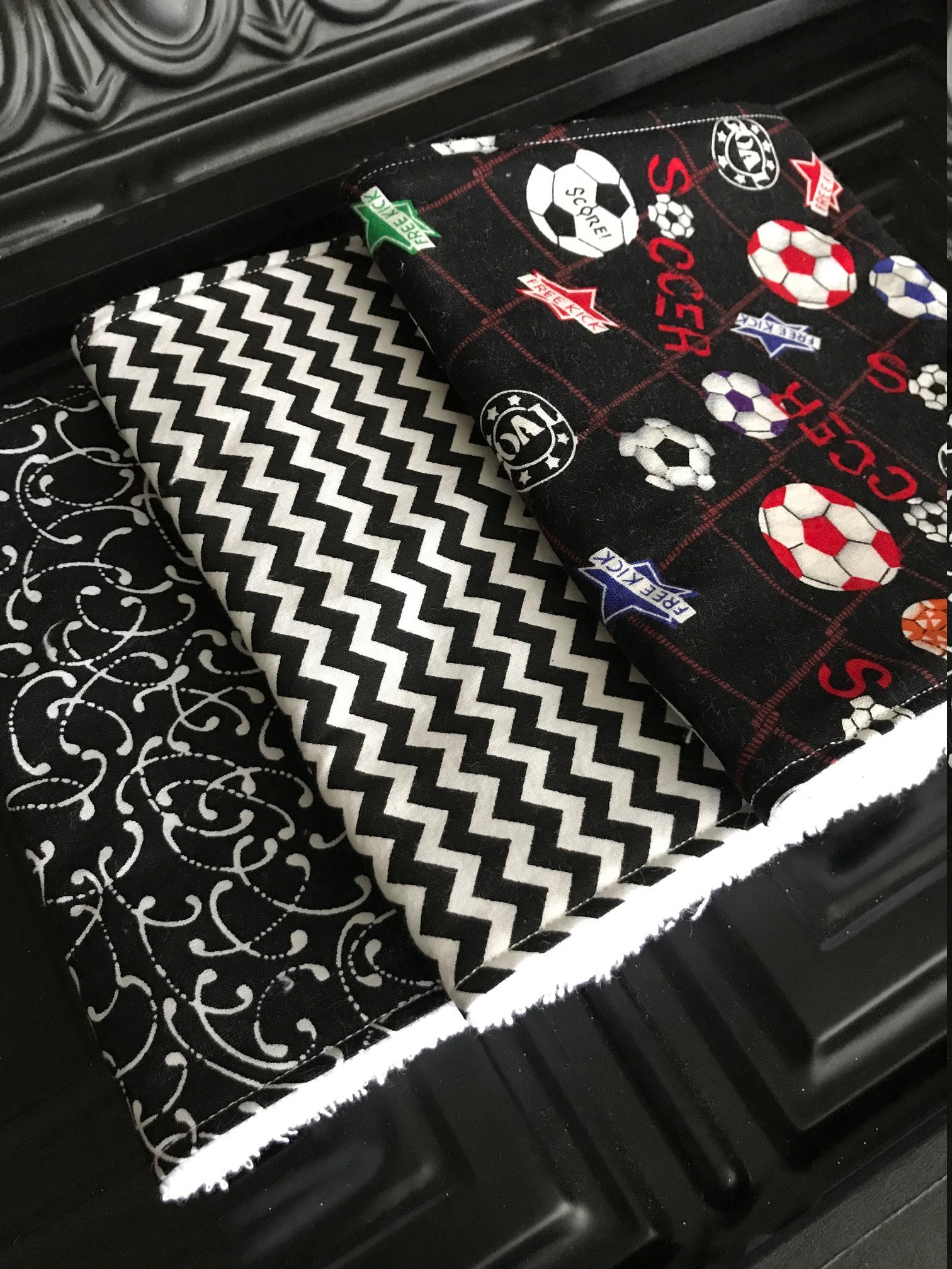 Fußball Spucktücher, 3Er Set, Sport Baby Shower, Junge Geschenk, Neugeborenes Lätzchen Und Spucktuch, Neues Baby, Einzigartiges Babygeschenk Fußball Spucktücher, 3Er Set, Sport Baby Shower, Junge Geschenk, Neugeborenes Lätzchen Und Spucktuch, Neues Baby, Einzigartiges Babygeschenk von Etsy - BlueSnowmanQuilts