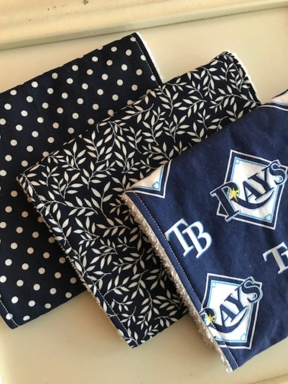 Tampa Bay Rays Spucktücher, Set-3, Einzigartiges Baby Jungen Geschenk, Sport Shower, Neugeborene Lätzchen Und Spucktuch, Neues Baby, Neue Mama Tampa Bay Rays Spucktücher, Set-3, Einzigartiges Baby Jungen Geschenk, Sport Shower, Neugeborene Lätzchen Und Spucktuch, Neues Baby, Neue Mama von Etsy - BlueSnowmanQuilts