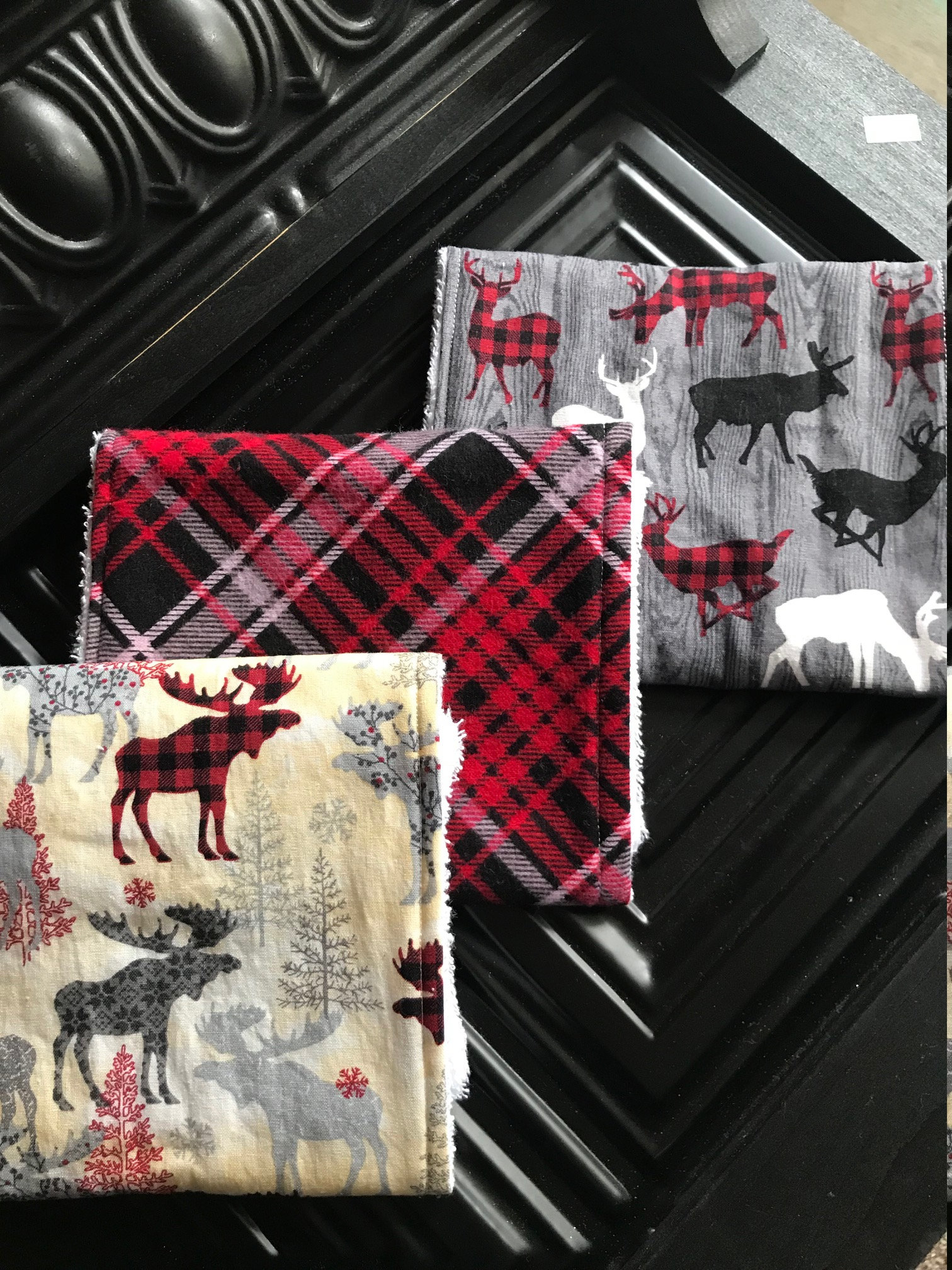 Winter Elch Woodland Spucktuch Set, First Christmas, Baby Shower Geschenk, Rot Kariert, Country Kinderzimmer, Wald Boy Winter Elch Woodland Spucktuch Set, First Christmas, Baby Shower Geschenk, Rot Kariert, Country Kinderzimmer, Wald Boy von Etsy - BlueSnowmanQuilts