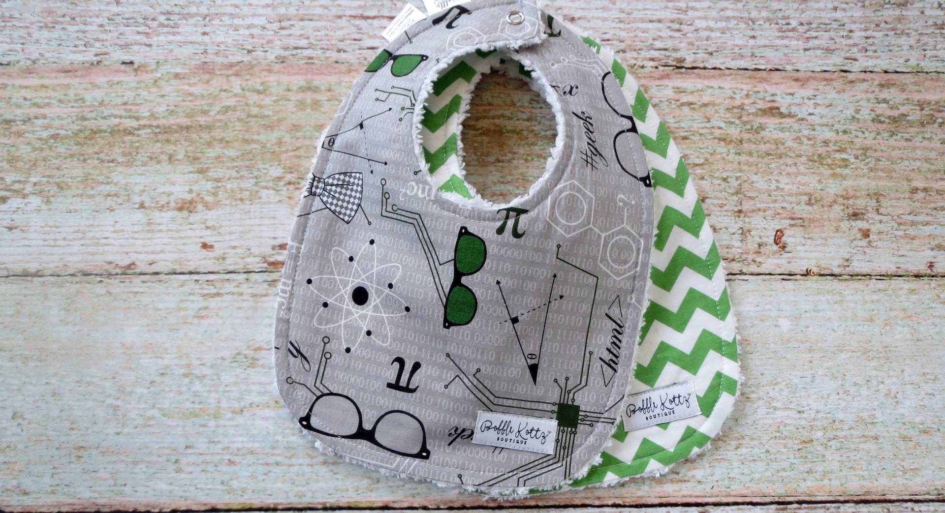 Baby Lätzchen - Boy Mod Wissenschaftler Grüne Chevron Chenille Geek Baby-Dusche-Geschenk Baby Lätzchen - Boy Mod Wissenschaftler Grüne Chevron Chenille Geek Baby-Dusche-Geschenk von Etsy - BobbleKottzBoutique