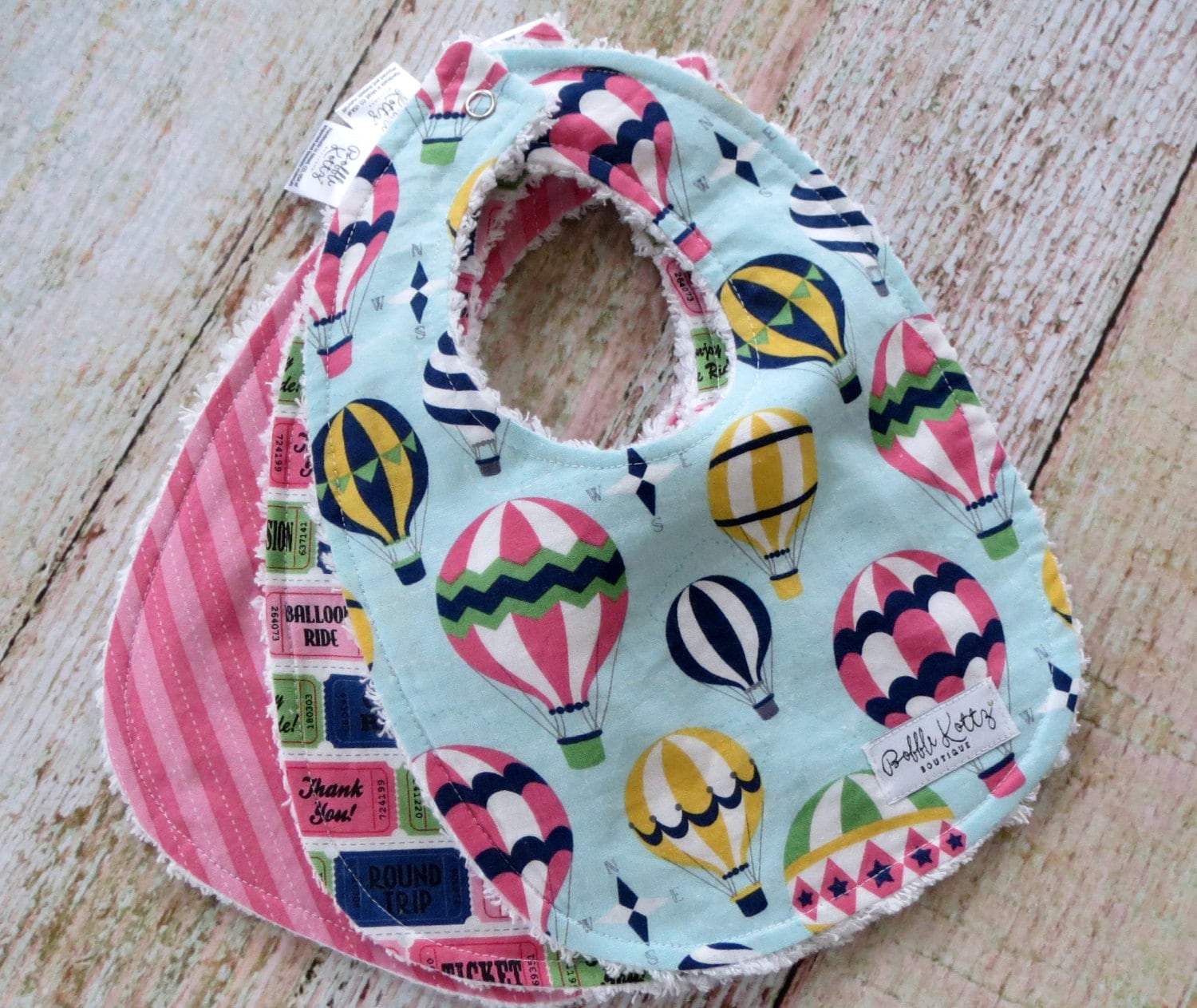 Baby Lätzchen - Mädchen Heißluftballon Bibs Up & Away Pink Chenille Shower Geschenk Baby Lätzchen - Mädchen Heißluftballon Bibs Up & Away Pink Chenille Shower Geschenk von Etsy - BobbleKottzBoutique