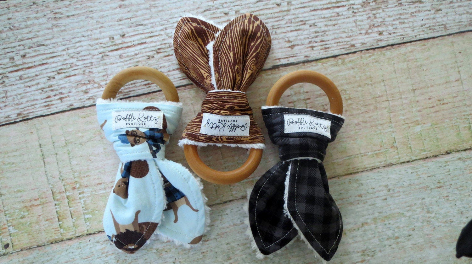 Beißring Aus Holz - Natürlicher Montessori Inspirierter Bio-Beißring Sensory Toy For Baby Hasenohrring Beißring Aus Holz - Natürlicher Montessori Inspirierter Bio-Beißring Sensory Toy For Baby Hasenohrring von Etsy - BobbleKottzBoutique