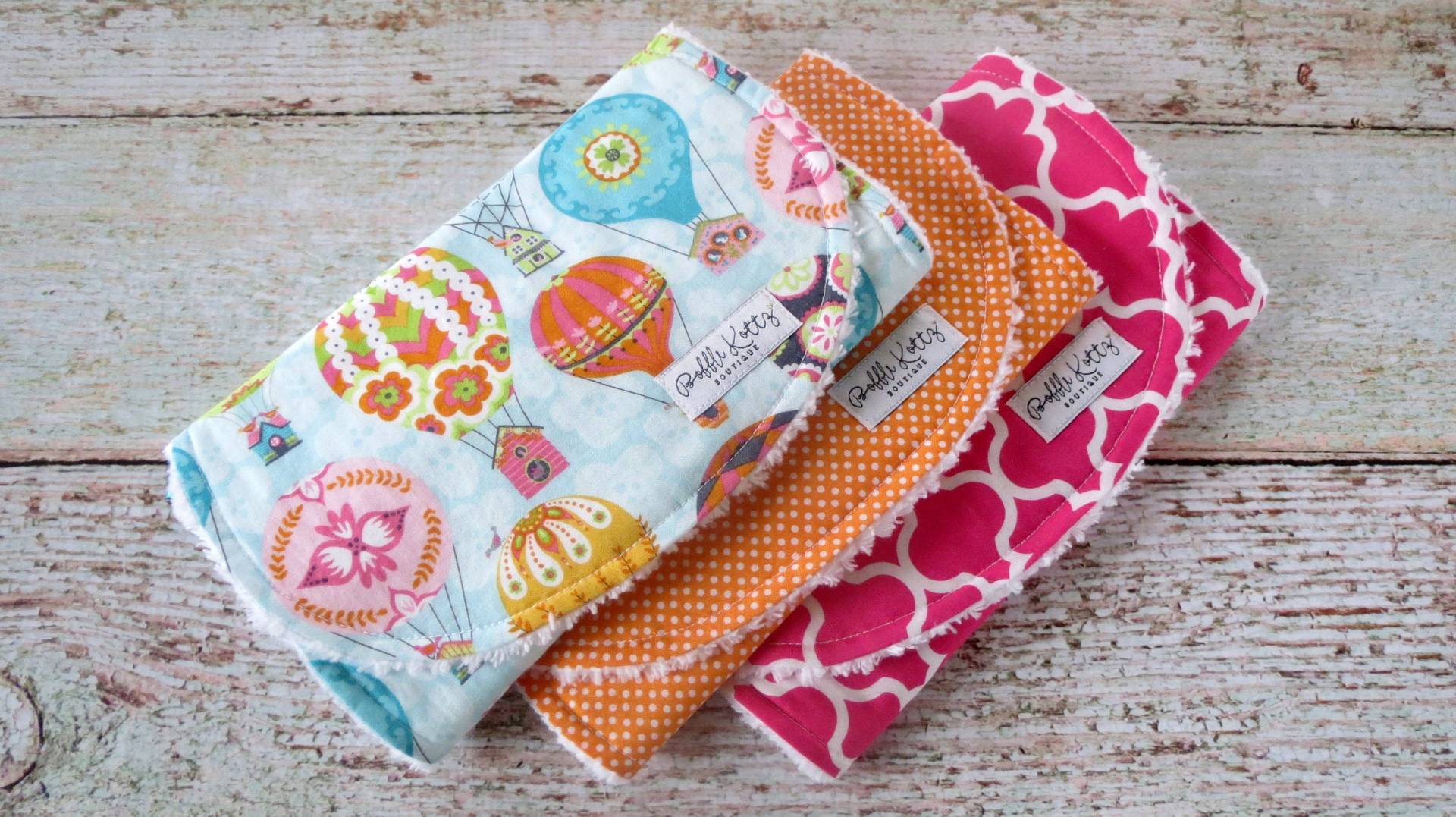 Spucktücher - Baby Mädchen Heißluftballon Spucktuch Vogel Haus Pink Quatrefoil Shower Geschenk Spucktücher - Baby Mädchen Heißluftballon Spucktuch Vogel Haus Pink Quatrefoil Shower Geschenk von Etsy - BobbleKottzBoutique