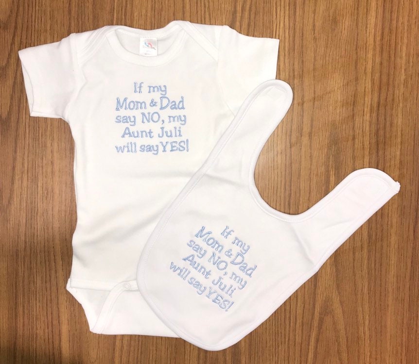 Benutzerdefinierte Tante Und Onkel Body Lätzchen Bestickt Benutzerdefinierte Tante Und Onkel Body Lätzchen Bestickt von Etsy - BoutiqfullyYours