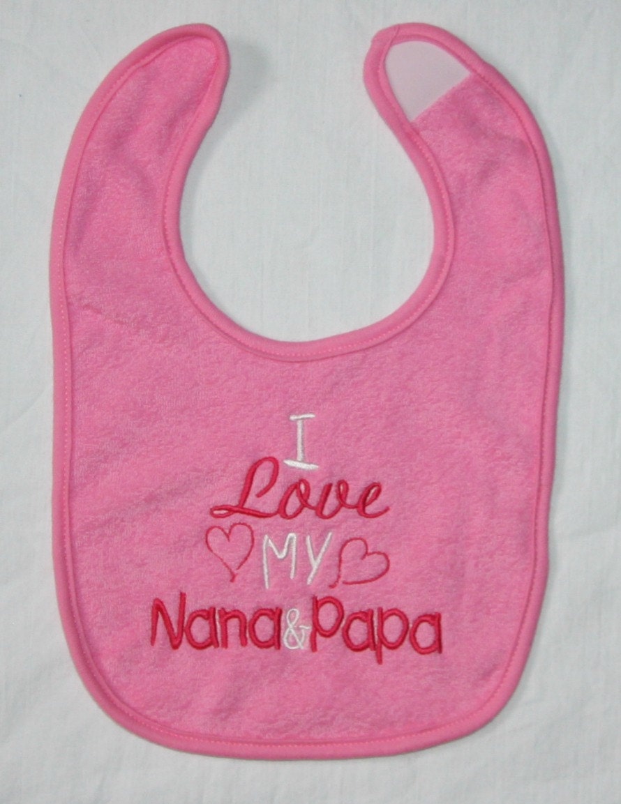 Ich Liebe Meine Nana & Papa Benutzerdefinierte Bestickt Lätzchen Ich Liebe Meine Nana & Papa Benutzerdefinierte Bestickt Lätzchen von Etsy - BoutiqfullyYours