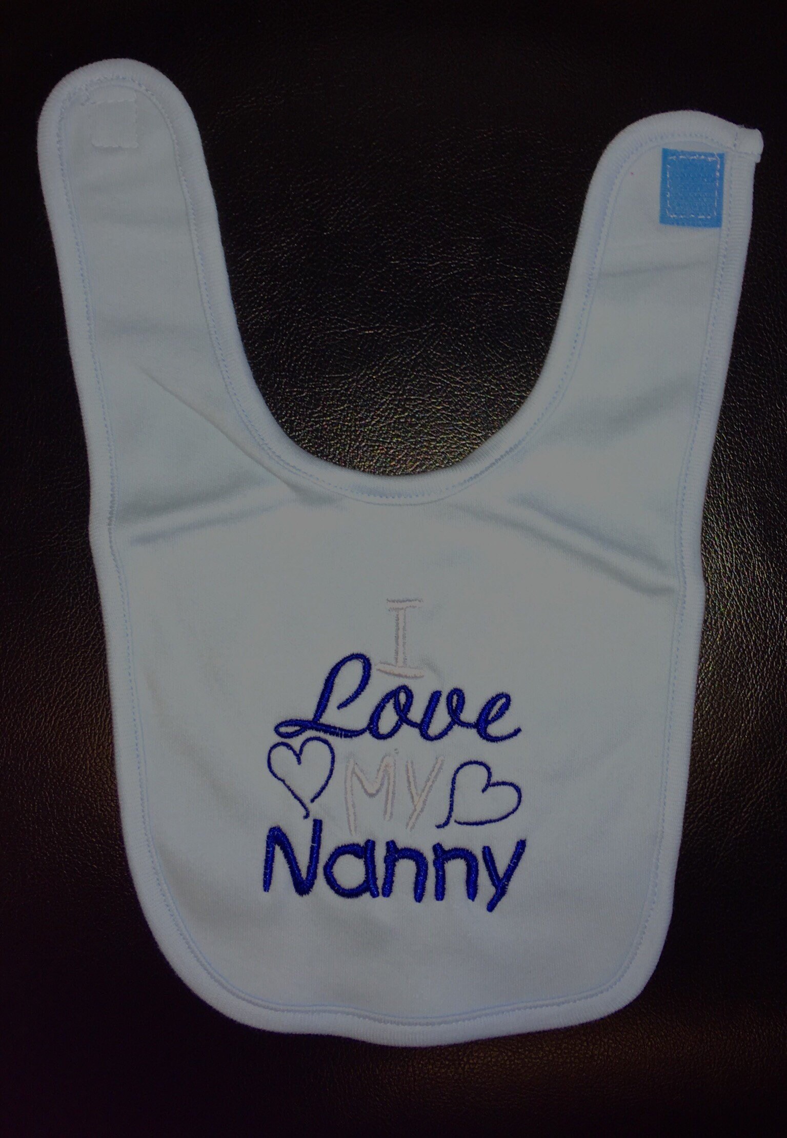 Ich Liebe Meine Nanny Benutzerdefinierte Bestickt Lätzchen Ich Liebe Meine Nanny Benutzerdefinierte Bestickt Lätzchen von Etsy - BoutiqfullyYours