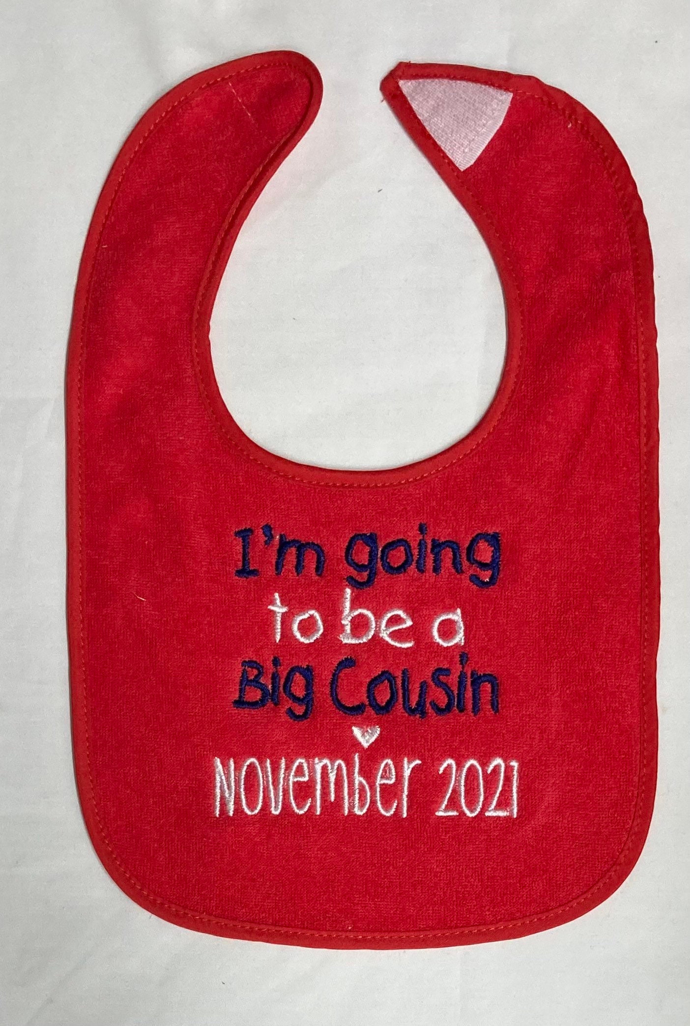 Ich Werde Ein Großer Cousin Benutzerdefinierte Bestickt Lätzchen Ich Werde Ein Großer Cousin Benutzerdefinierte Bestickt Lätzchen von Etsy - BoutiqfullyYours