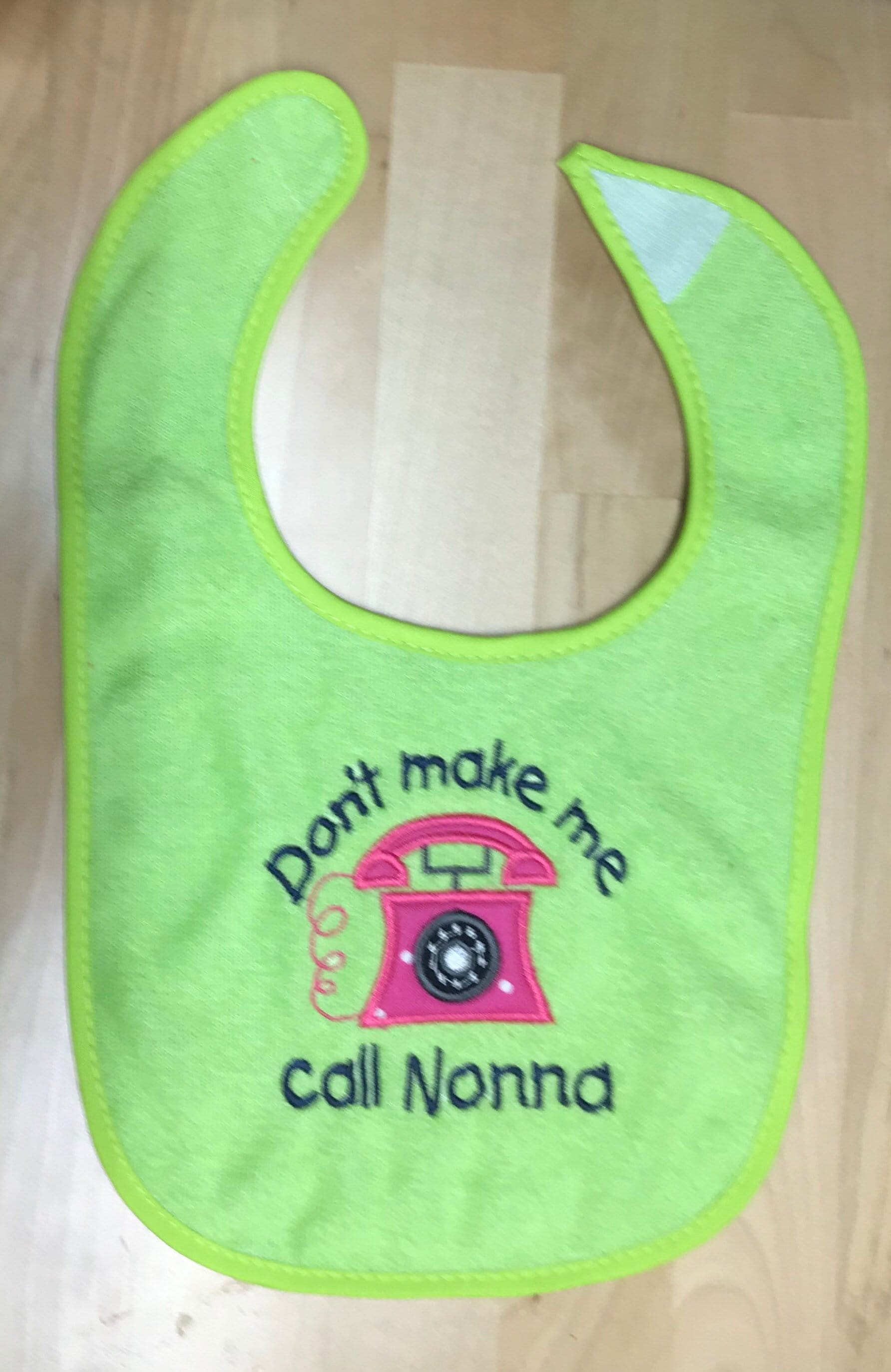 Lassen Sie Mich Nicht Nennen Nonna Benutzerdefinierte Appliqued Lätzchen Lassen Sie Mich Nicht Nennen Nonna Benutzerdefinierte Appliqued Lätzchen von Etsy - BoutiqfullyYours