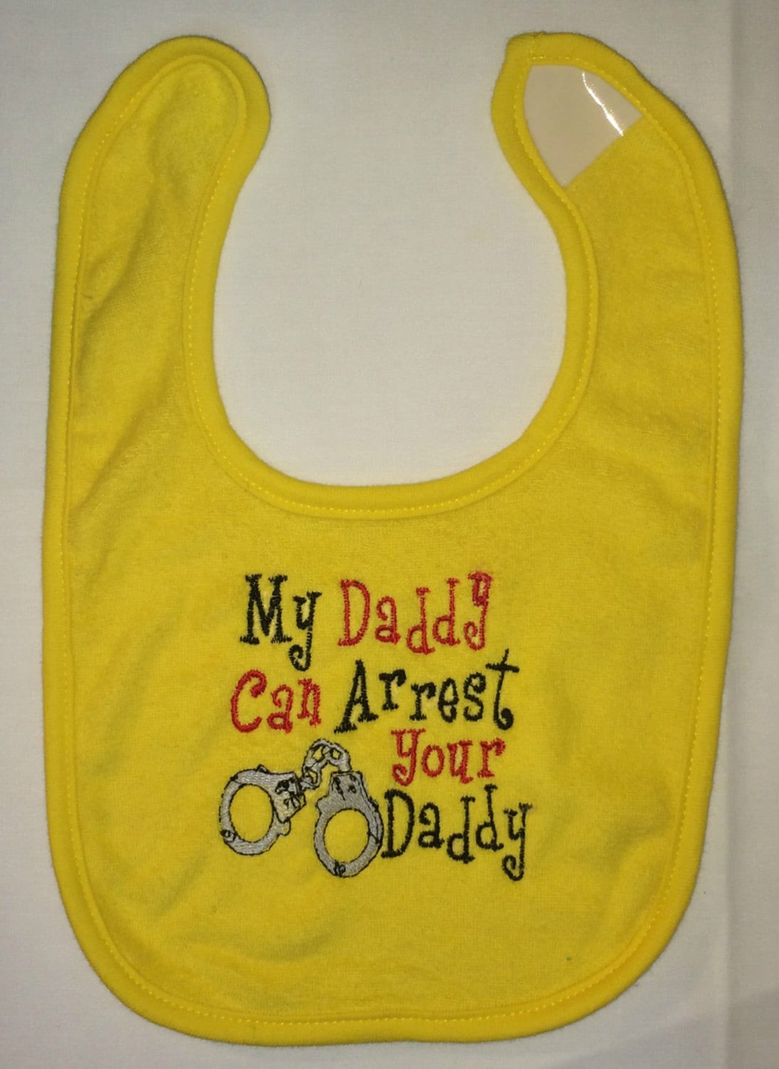 Mein Papa Kann Ihren Daddy Bestickt Lätzchen Verhaften Mein Papa Kann Ihren Daddy Bestickt Lätzchen Verhaften von Etsy - BoutiqfullyYours