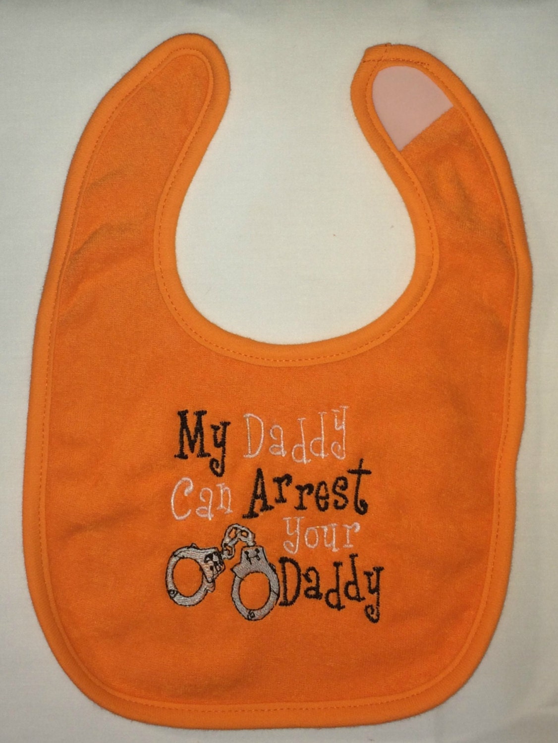 Mein Papa Kann Ihren Daddy Bestickt Lätzchen Verhaften Mein Papa Kann Ihren Daddy Bestickt Lätzchen Verhaften von Etsy - BoutiqfullyYours