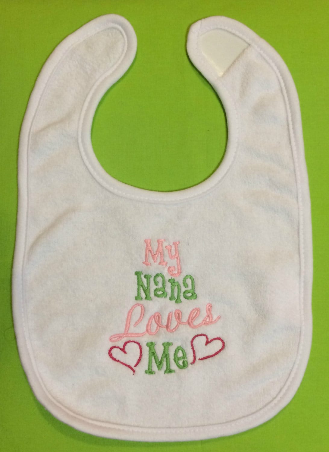 Meine Nana Liebt Mich Benutzerdefinierte Bestickte Lätzchen Meine Nana Liebt Mich Benutzerdefinierte Bestickte Lätzchen von Etsy - BoutiqfullyYours