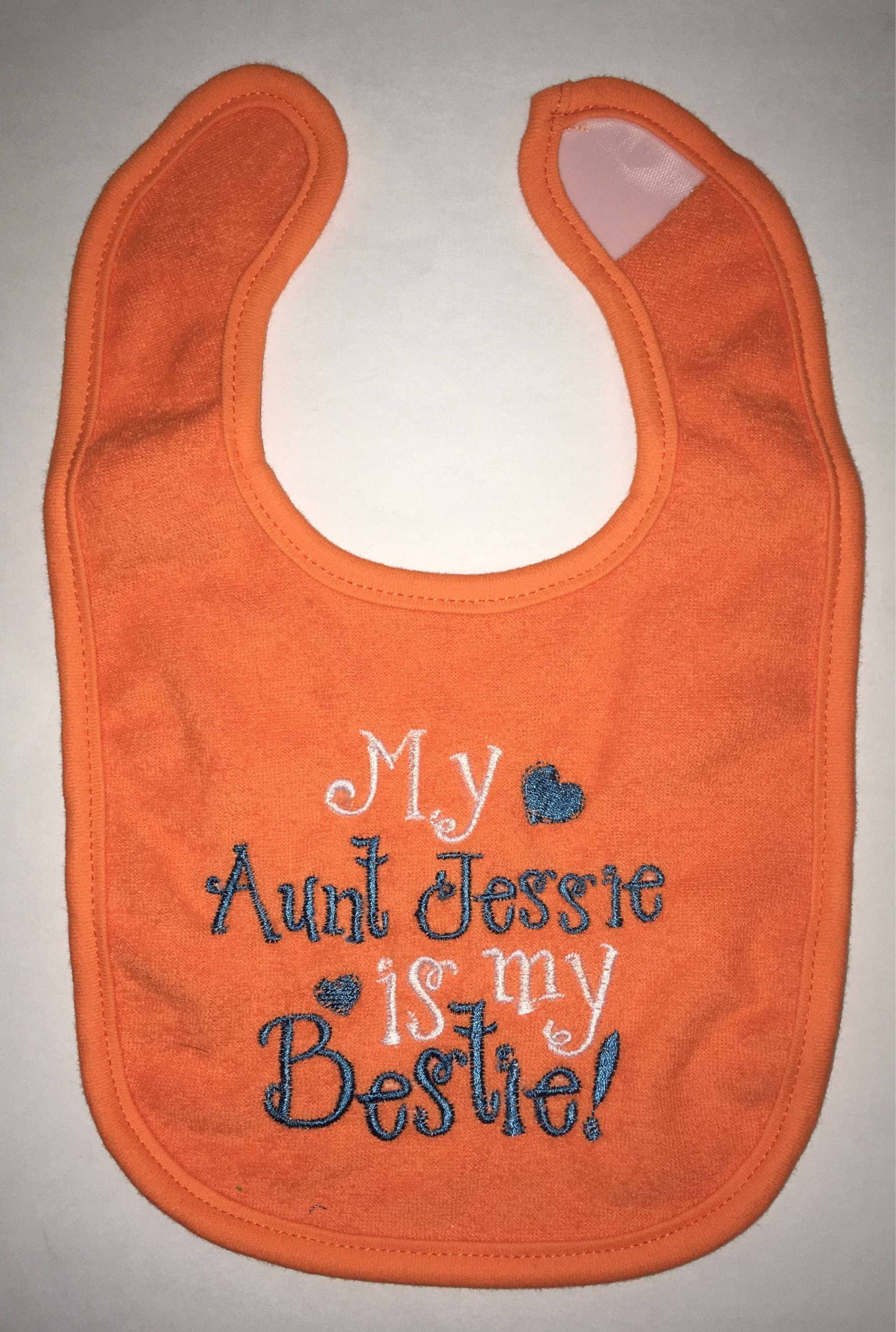 Meine Tante | Name Der Tante Ist Mein Bestie Benutzerdefinierte Bestickt Lätzchen Meine Tante | Name Der Tante Ist Mein Bestie Benutzerdefinierte Bestickt Lätzchen von Etsy - BoutiqfullyYours