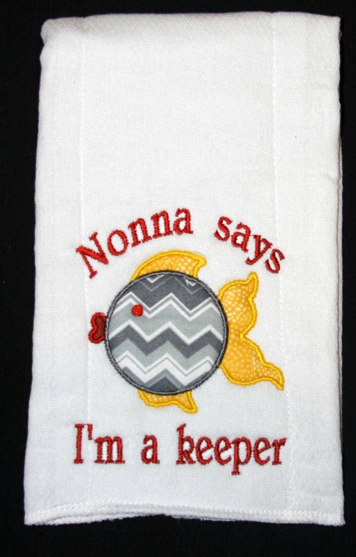 Nonna Sagt, Ich Bin Ein Spucktuch Appliziert Keeper Fisch Nonna Sagt, Ich Bin Ein Spucktuch Appliziert Keeper Fisch von Etsy - BoutiqfullyYours