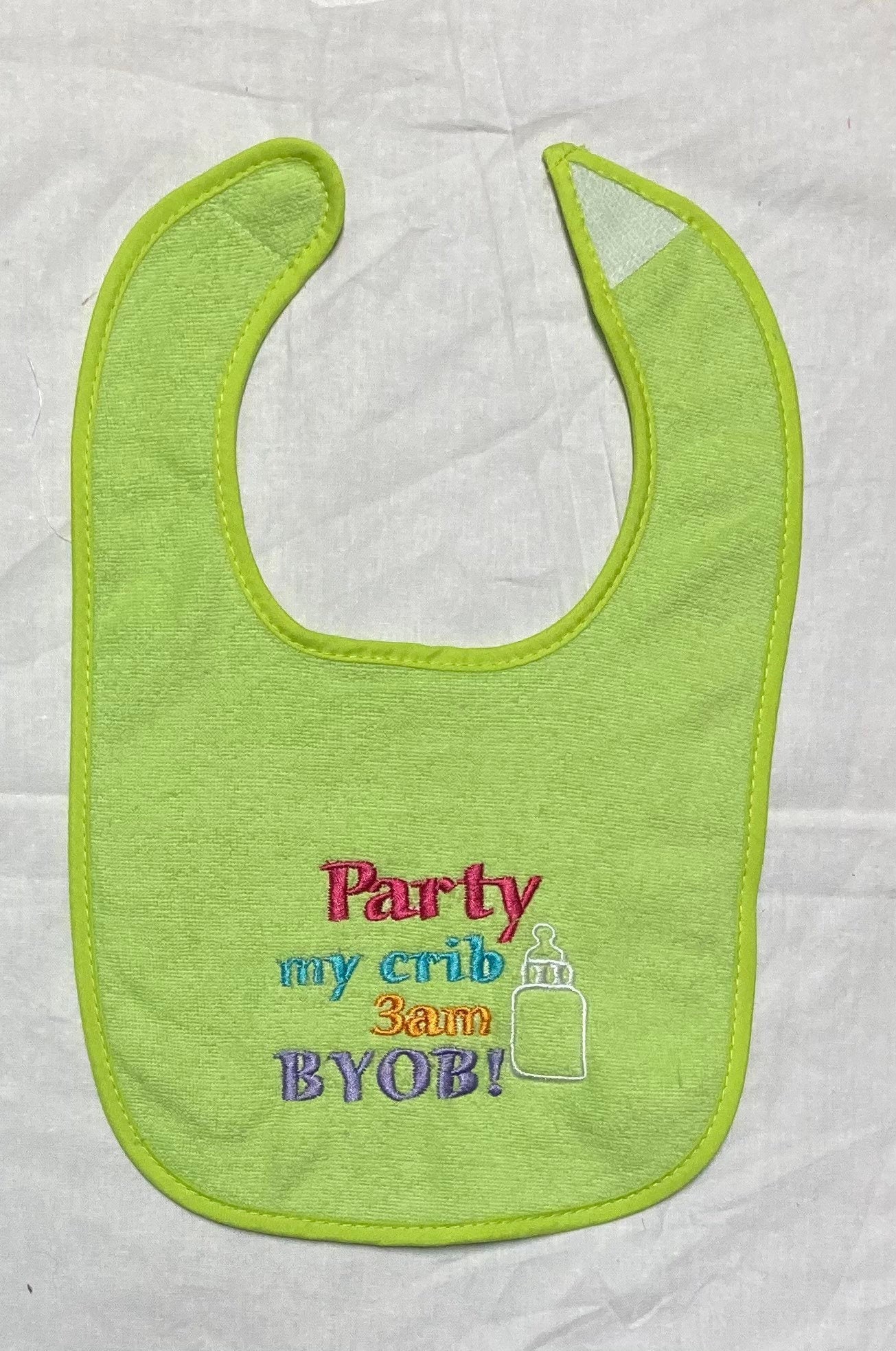 Party Meine Krippe 3 Am Byob Gesticktes Lätzchen Party Meine Krippe 3 Am Byob Gesticktes Lätzchen von Etsy - BoutiqfullyYours