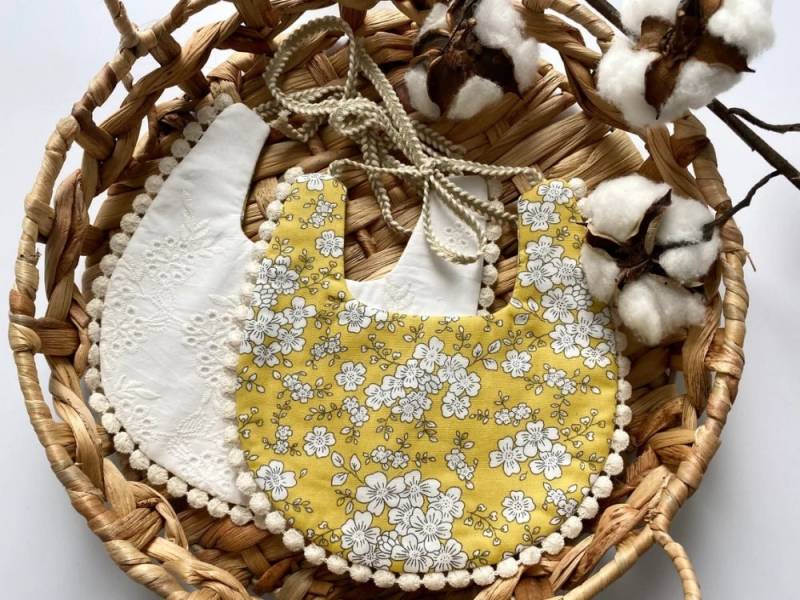 Baumwolle Wende Bestickte Spitze Baby Lätzchen, Daisy Blumen Taufe Neugeborene Geschenk von Etsy - BubbaLoonie